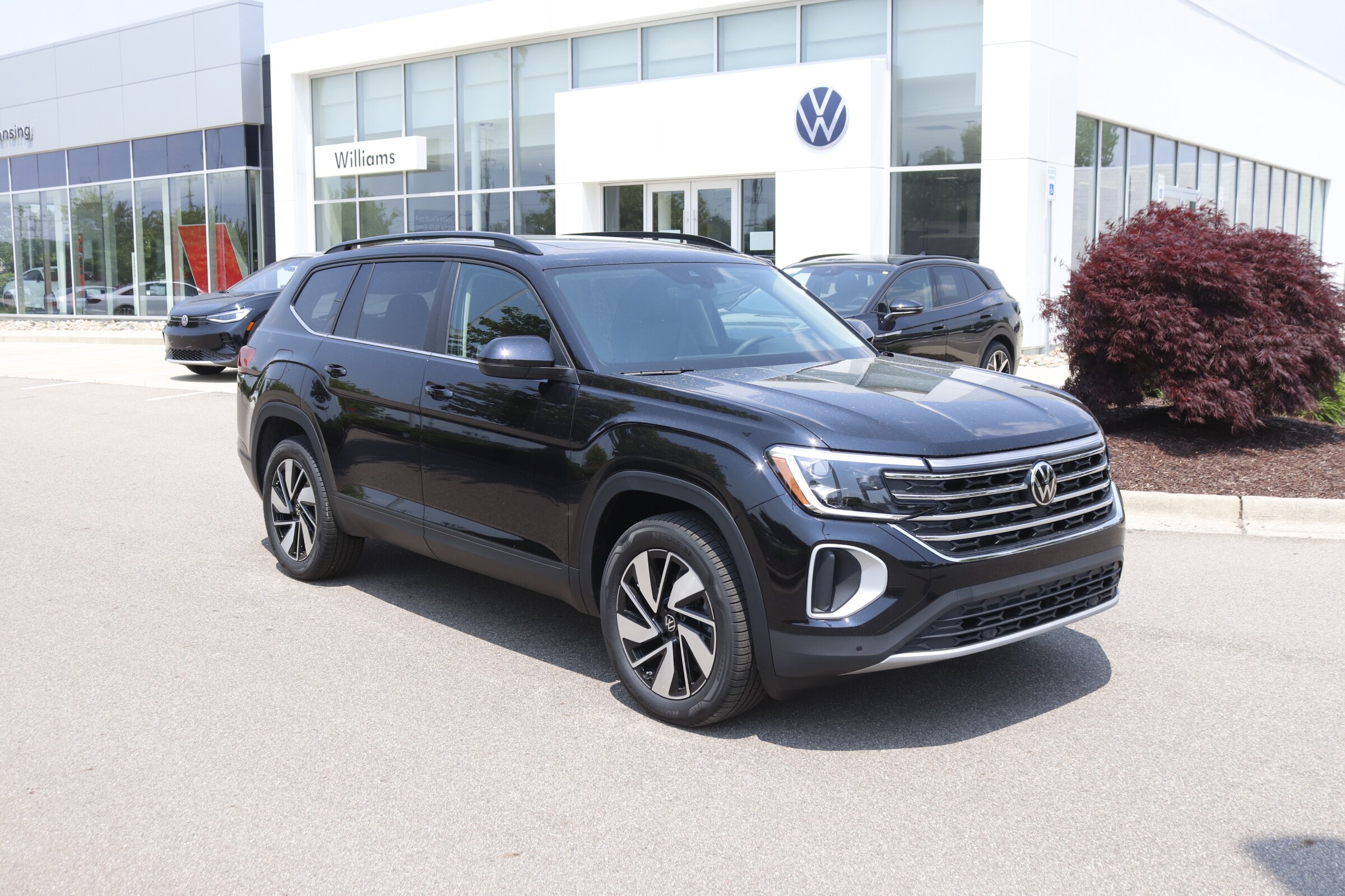2025 Volkswagen Tiguan SE photo 4