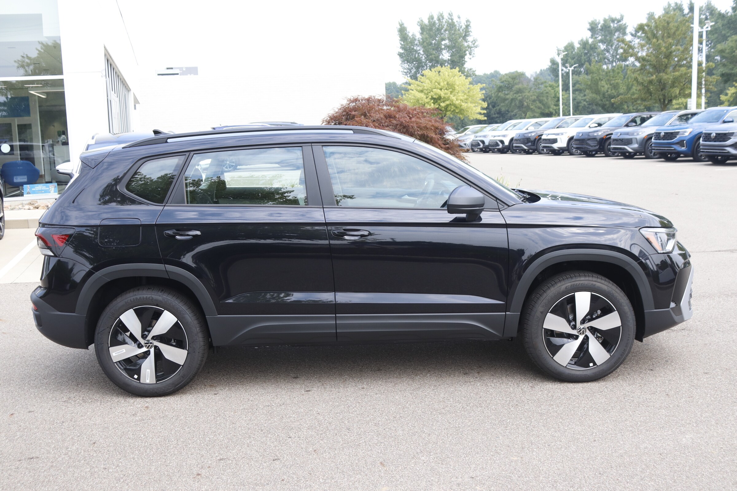 2025 Volkswagen Taos S photo 2