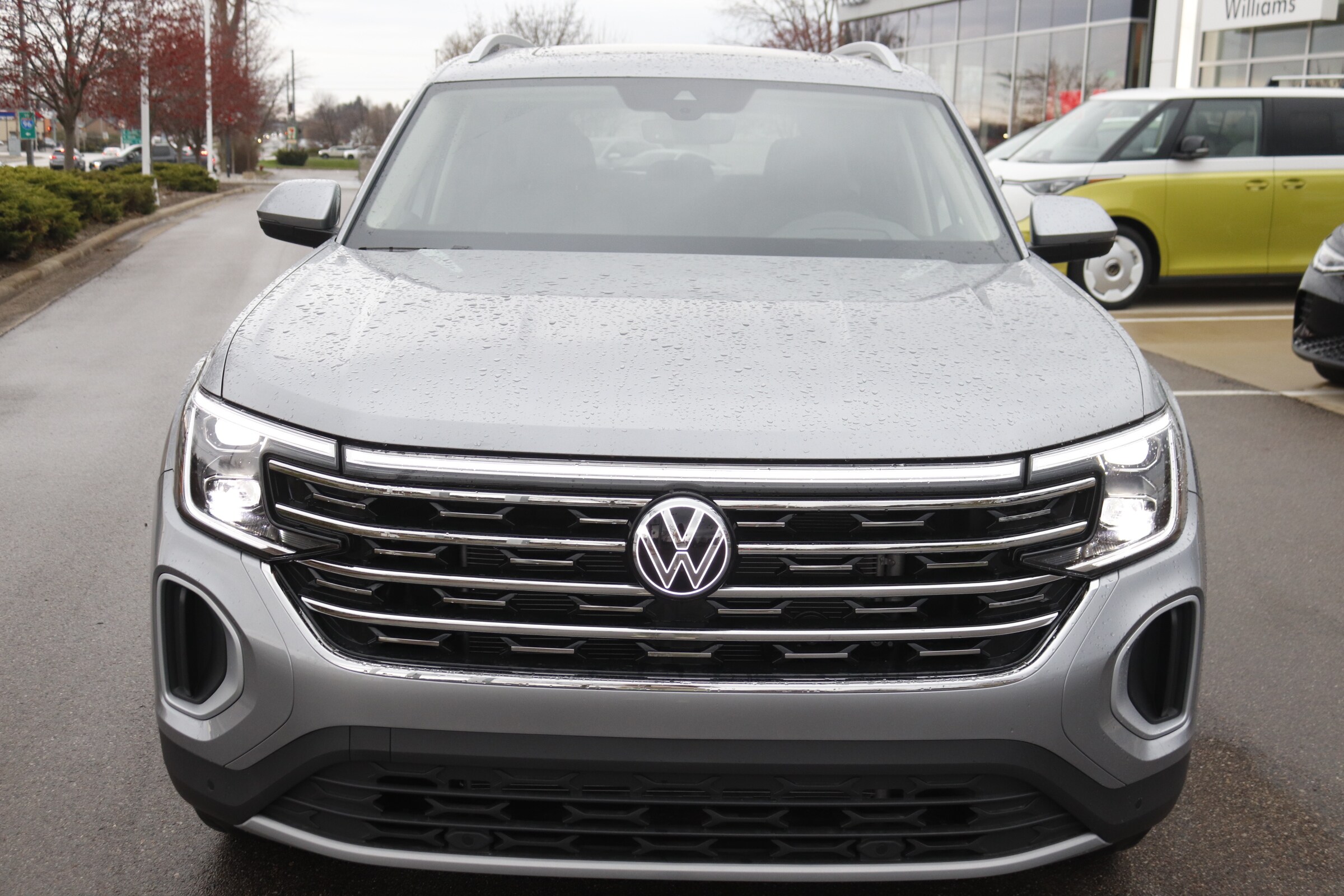 2025 Volkswagen Atlas SEL photo 10