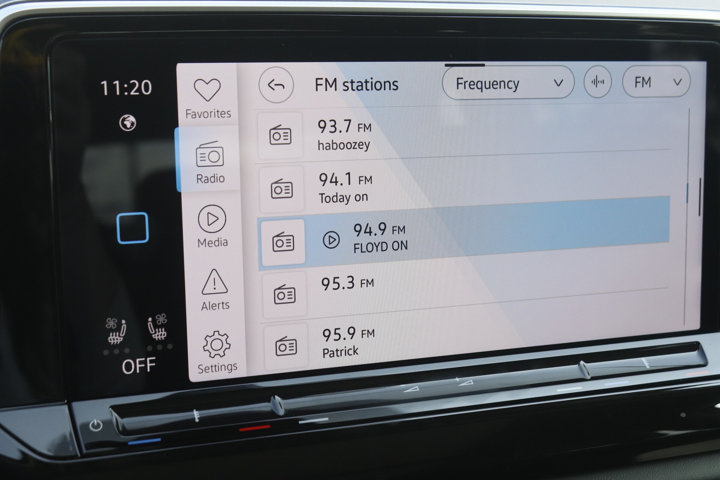 2025 Volkswagen Atlas SEL Premium R-Line photo 25