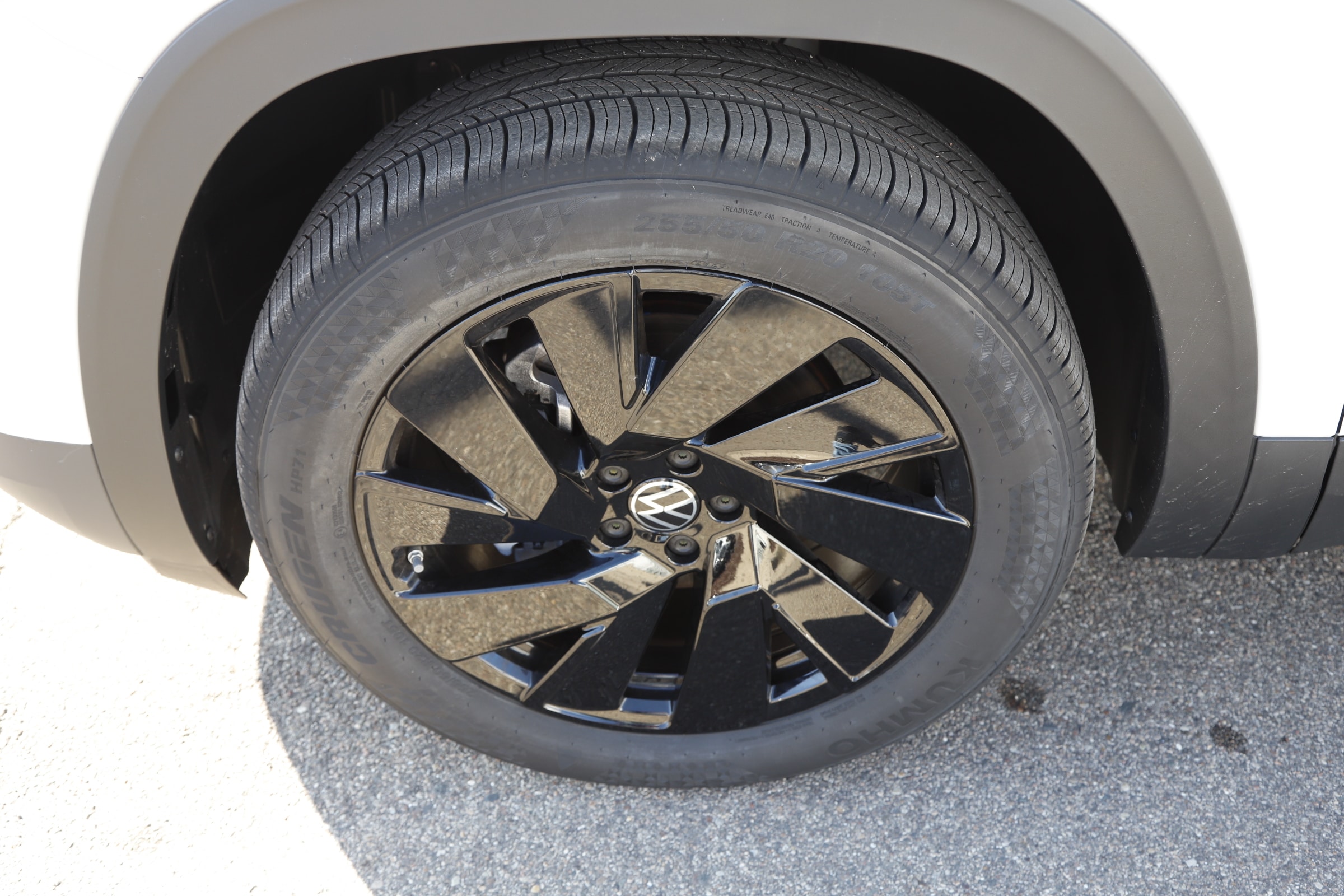 2026 Volkswagen Atlas Cross Sport SE w/Tech - Photo 13