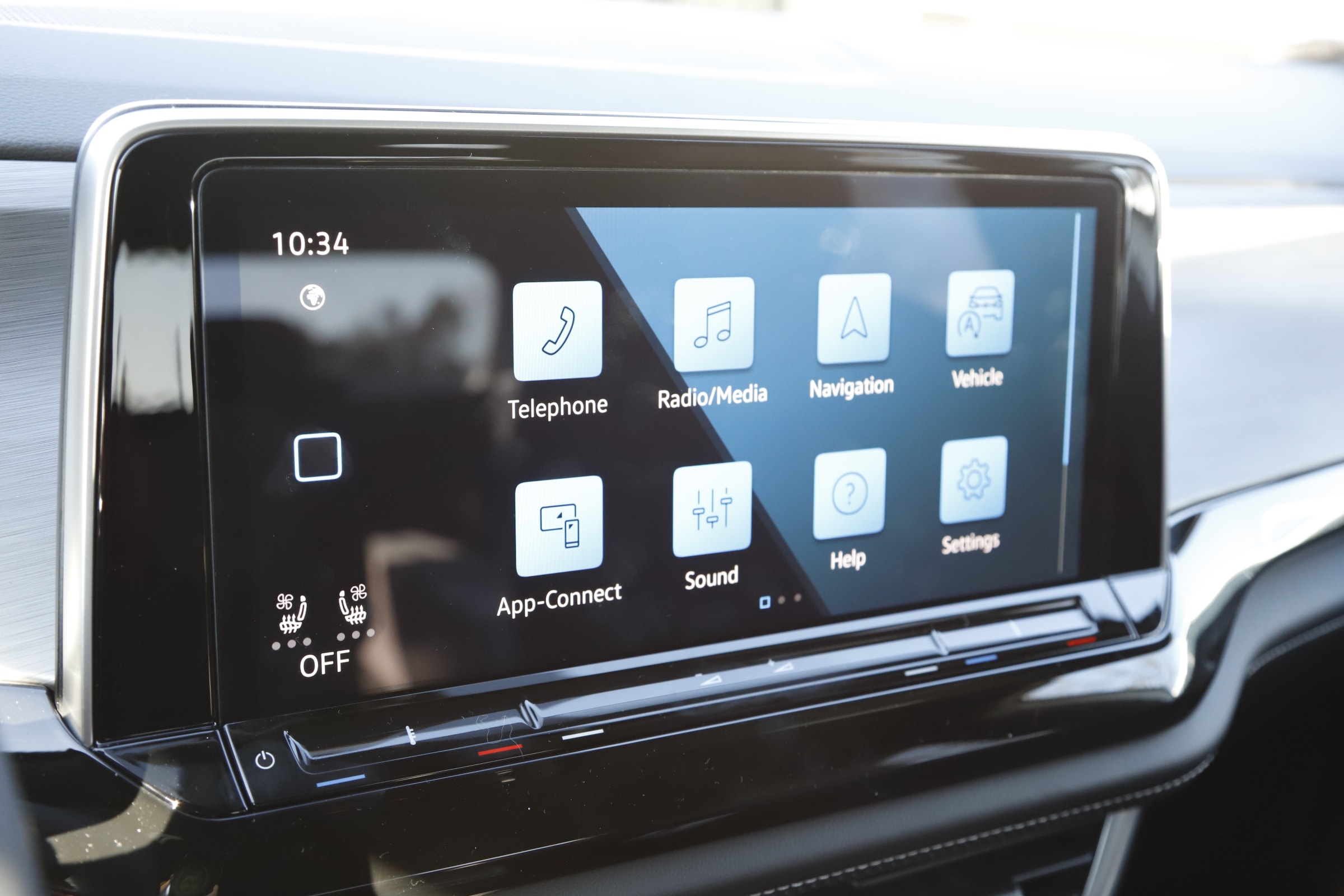 2026 Volkswagen Atlas Cross Sport SE w/Tech - Photo 25