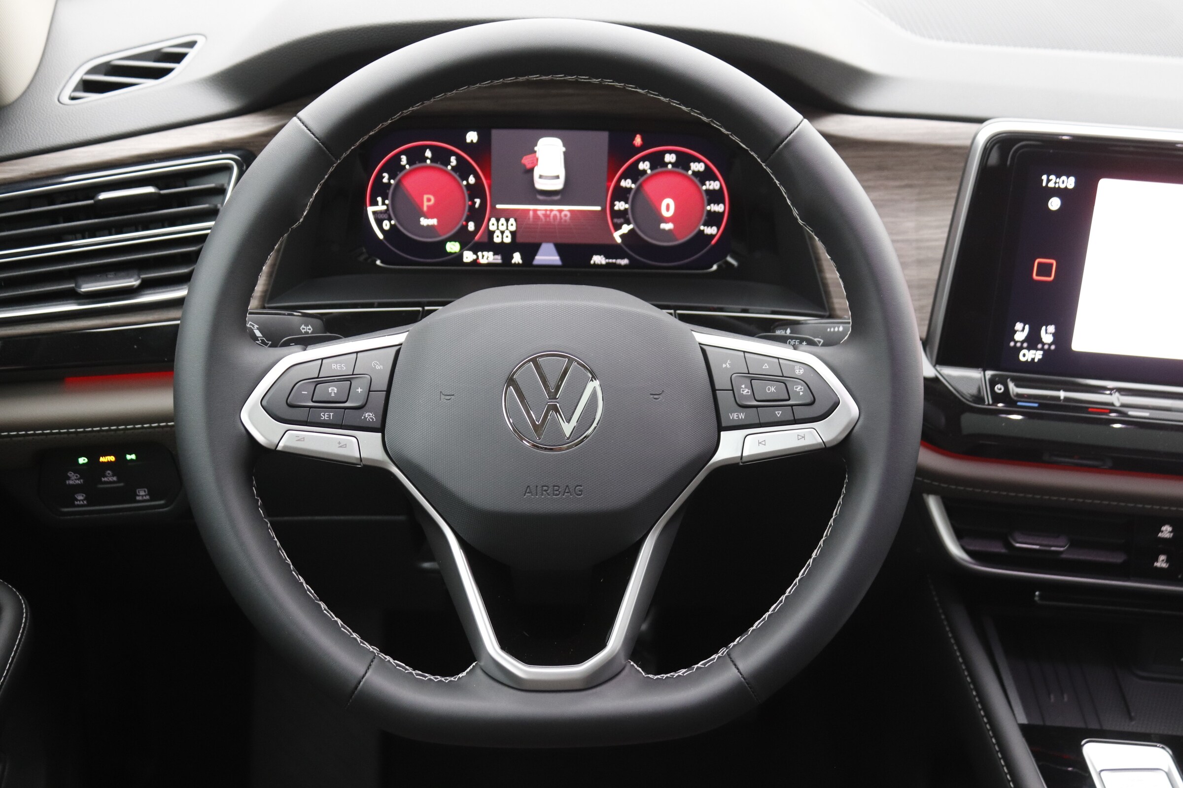 2025 Volkswagen Atlas SEL photo 19
