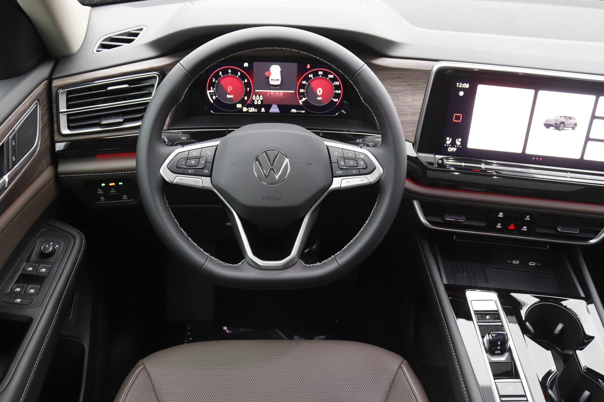 2025 Volkswagen Atlas SEL photo 18