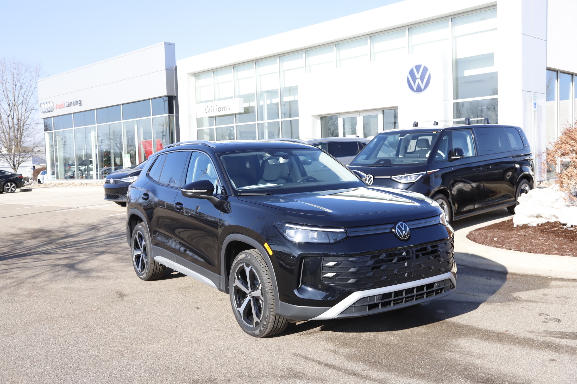 2026 Volkswagen Tiguan SE's photo