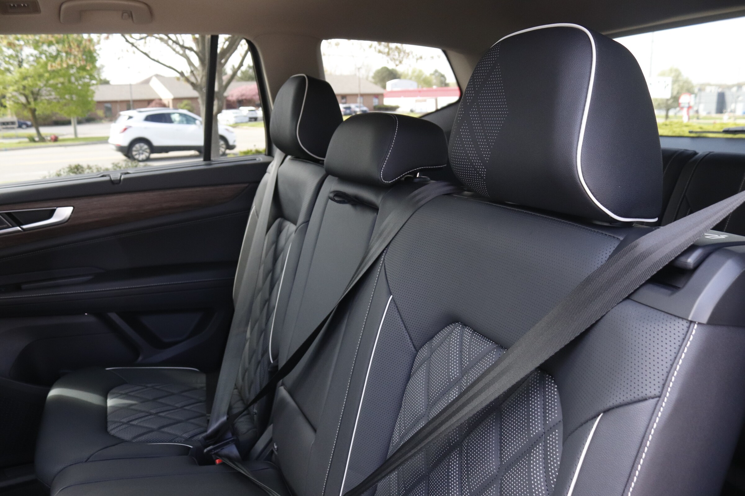 2025 Volkswagen Atlas SEL Premium R-Line photo 17