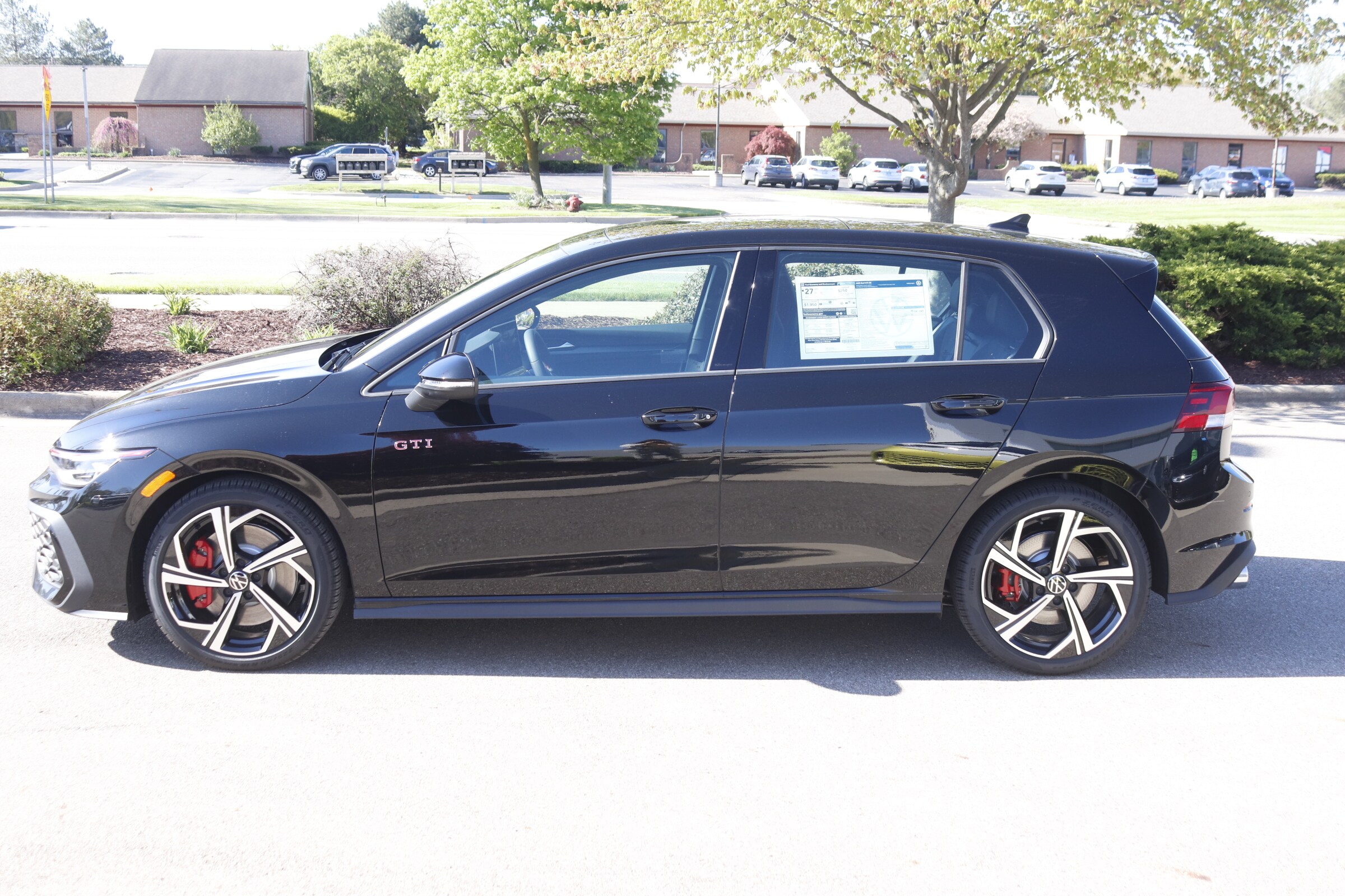 2025 Volkswagen Golf GTI SE photo 6
