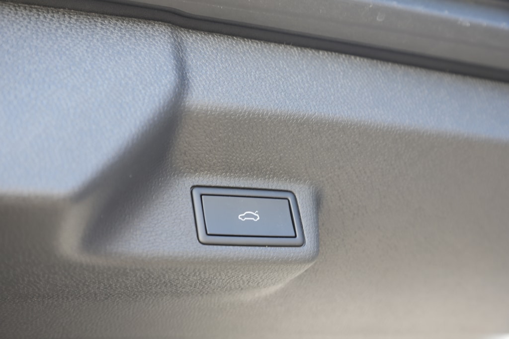 New 2025 Volkswagen ID. Buzz Pro S Plus Van 4MOTION