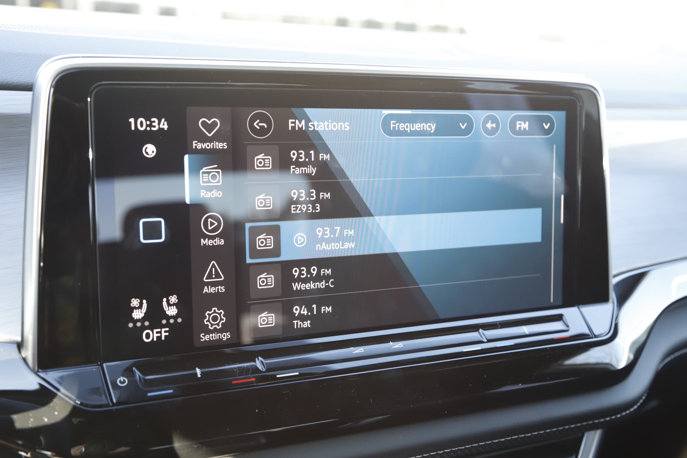 2026 Volkswagen Atlas Cross Sport SE w/Tech - Photo 26