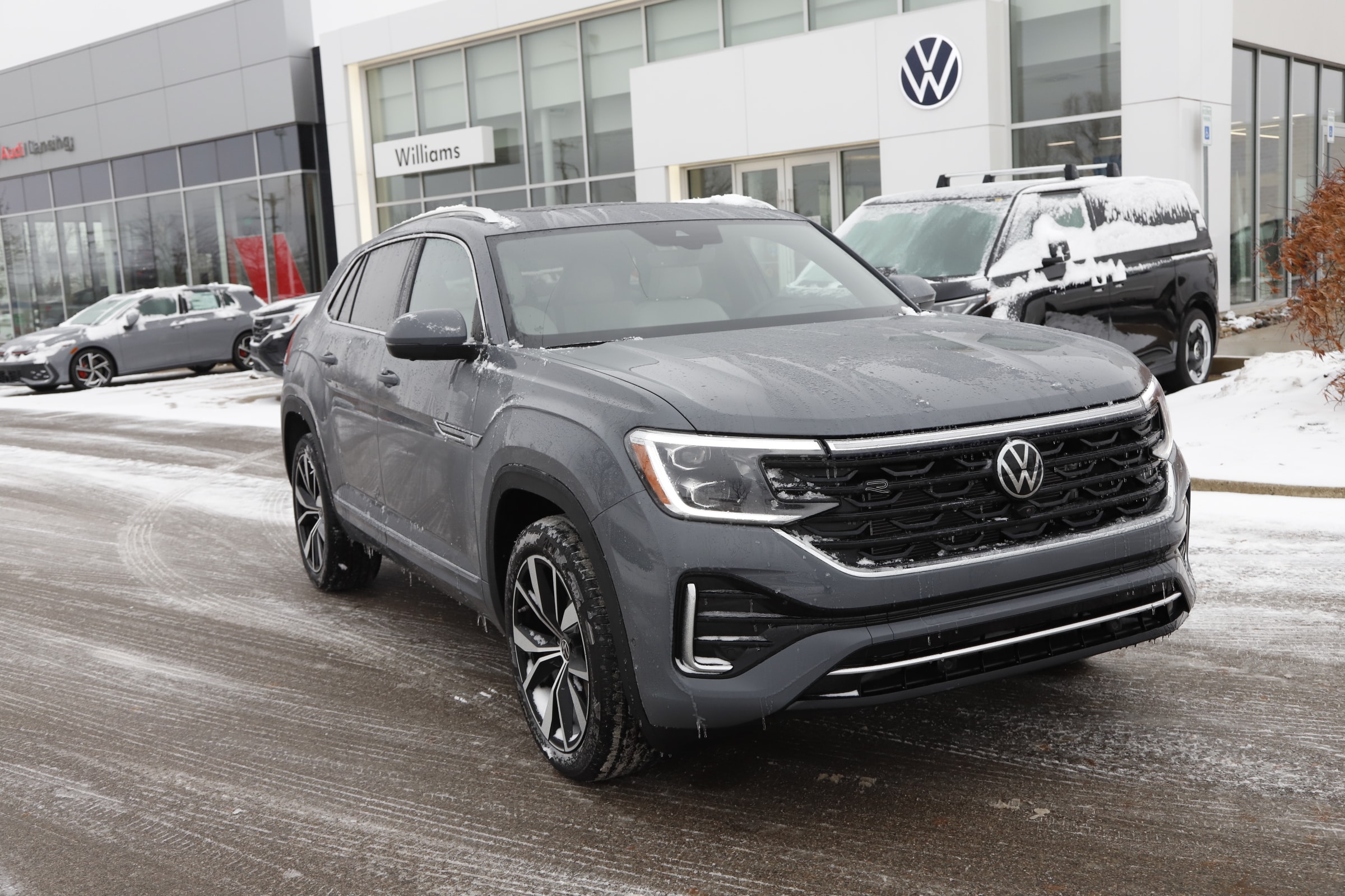 2026 Volkswagen Atlas Cross Sport SEL Premium R-LINE's photo