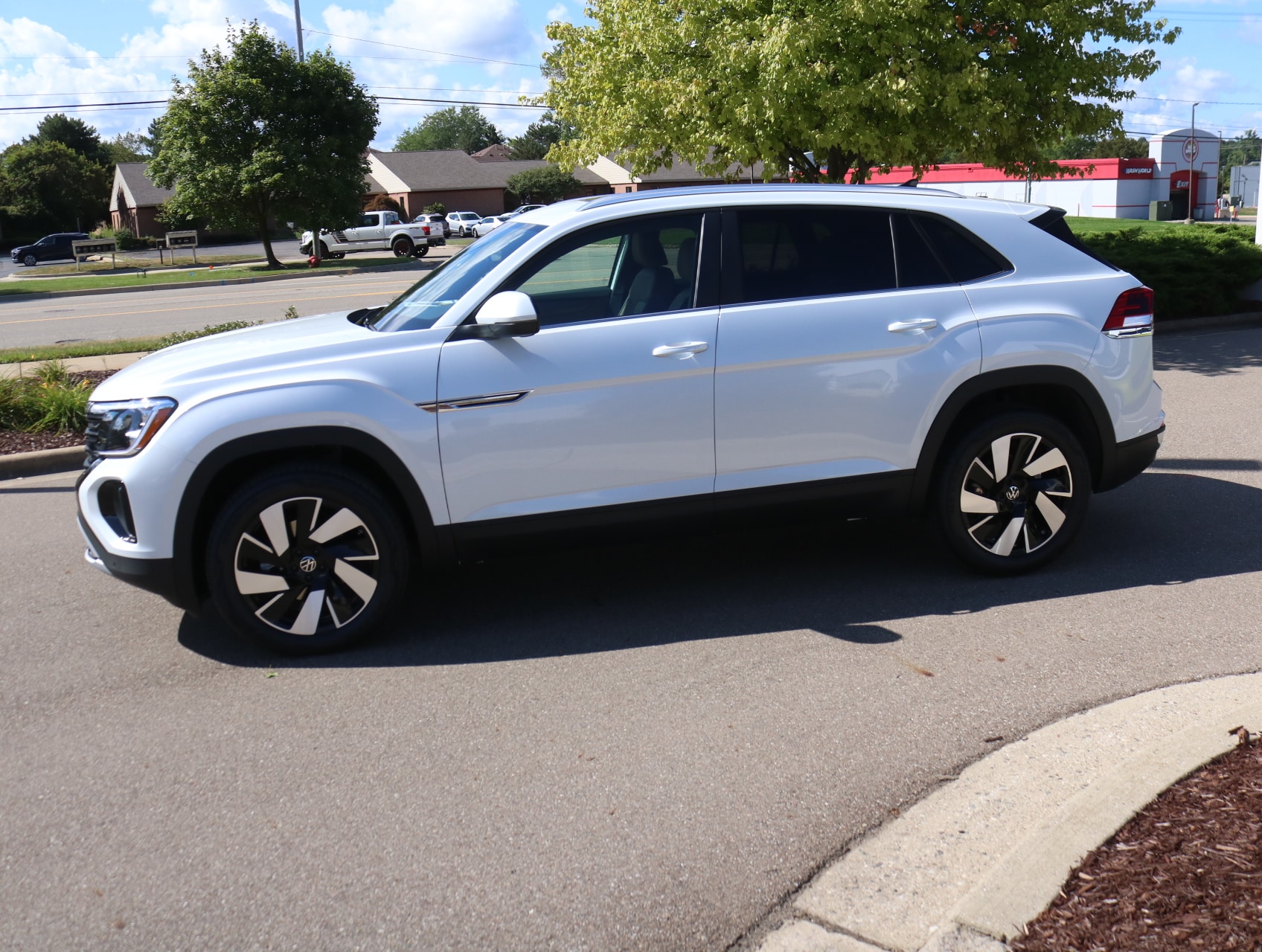 2026 Volkswagen Atlas Cross Sport SE w/Tech - Photo 9