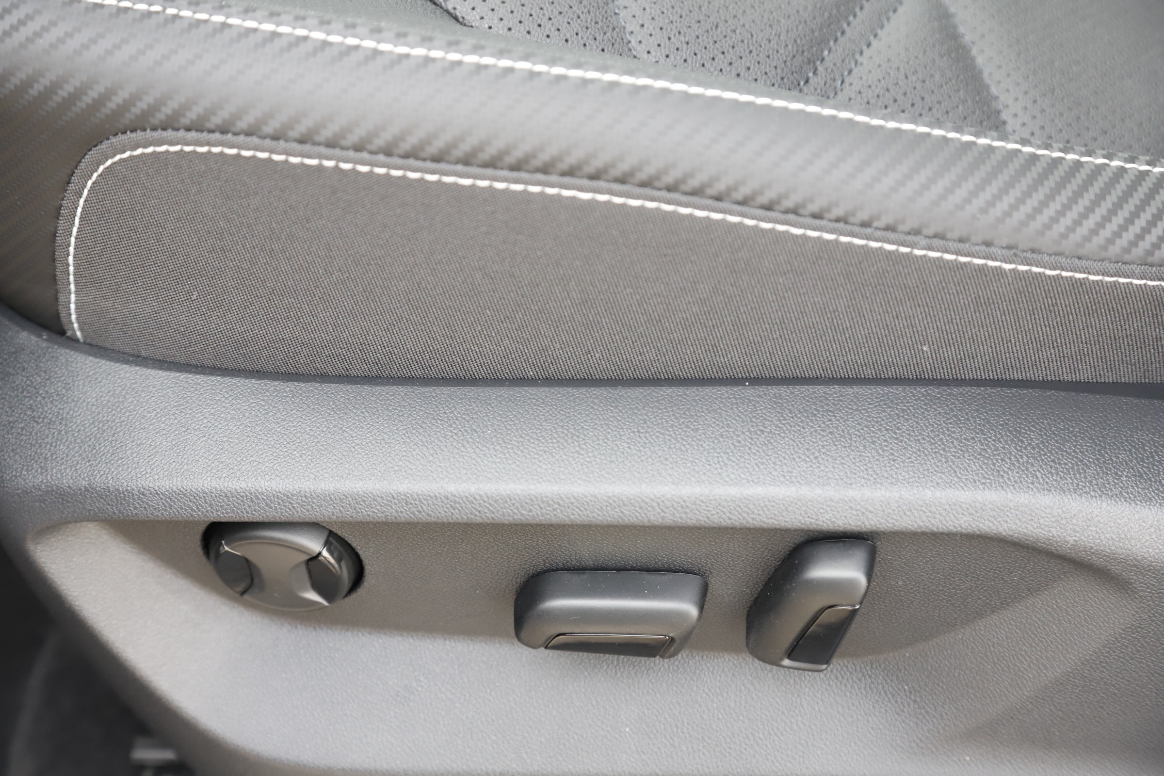 2026 Volkswagen Atlas Cross Sport SE - Photo 14