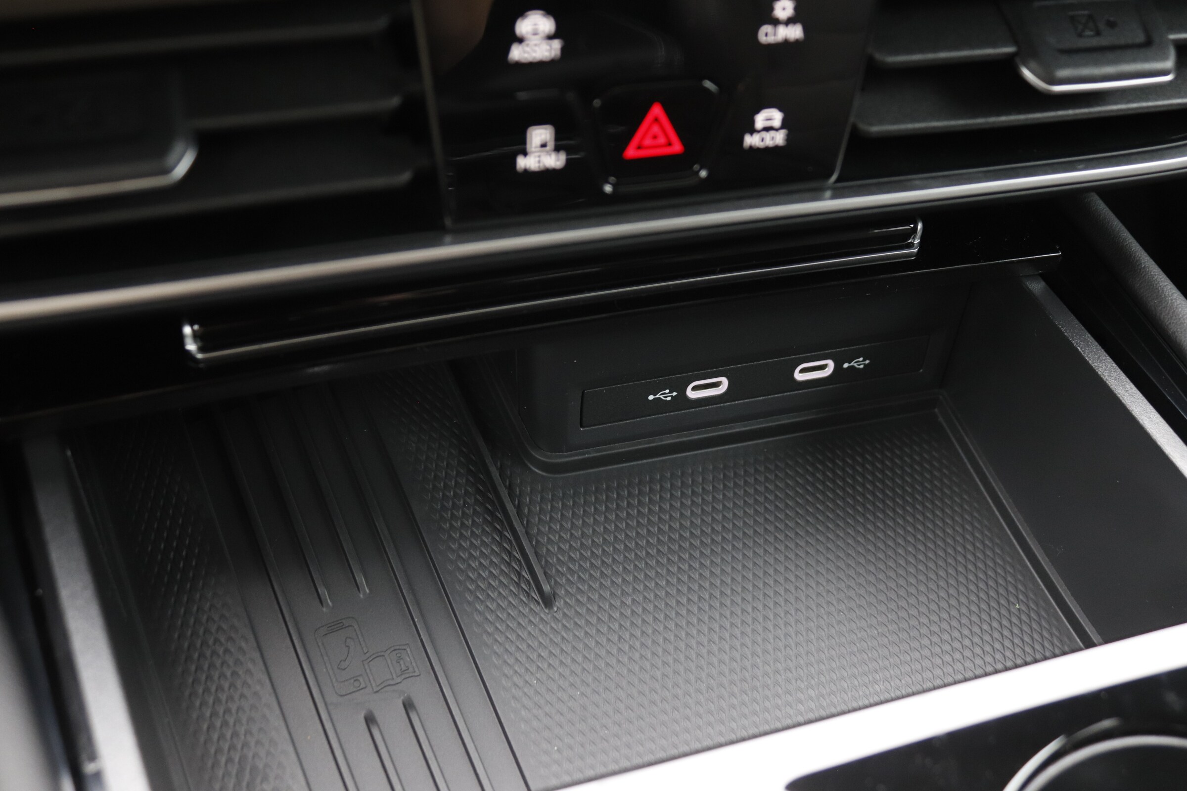 2025 Volkswagen Atlas SEL photo 28