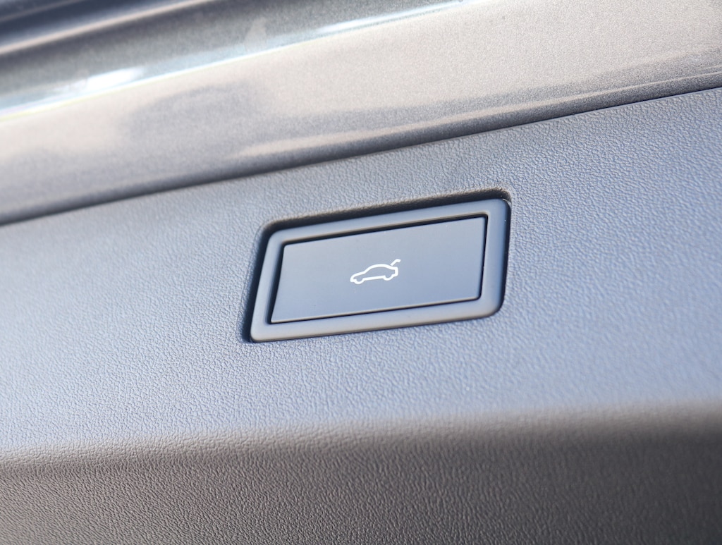 New 2025 Volkswagen Tiguan 2.0T SE SUV