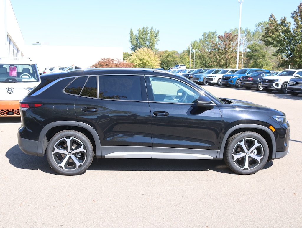 New 2025 Volkswagen Tiguan 2.0T SE SUV