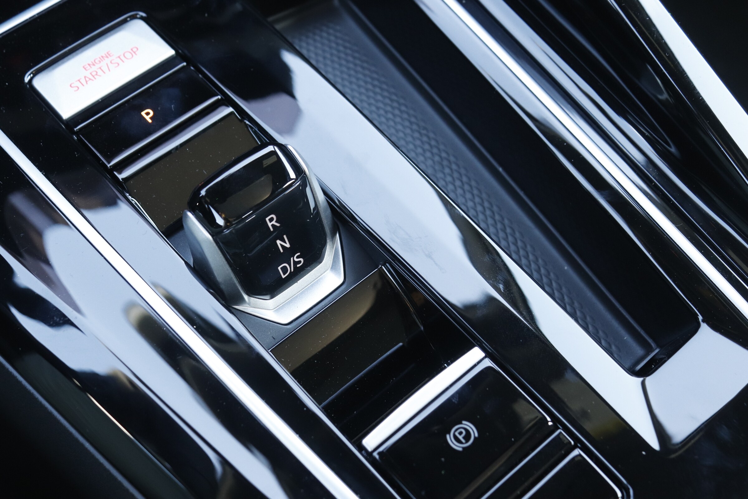 2025 Volkswagen Golf GTI SE photo 26