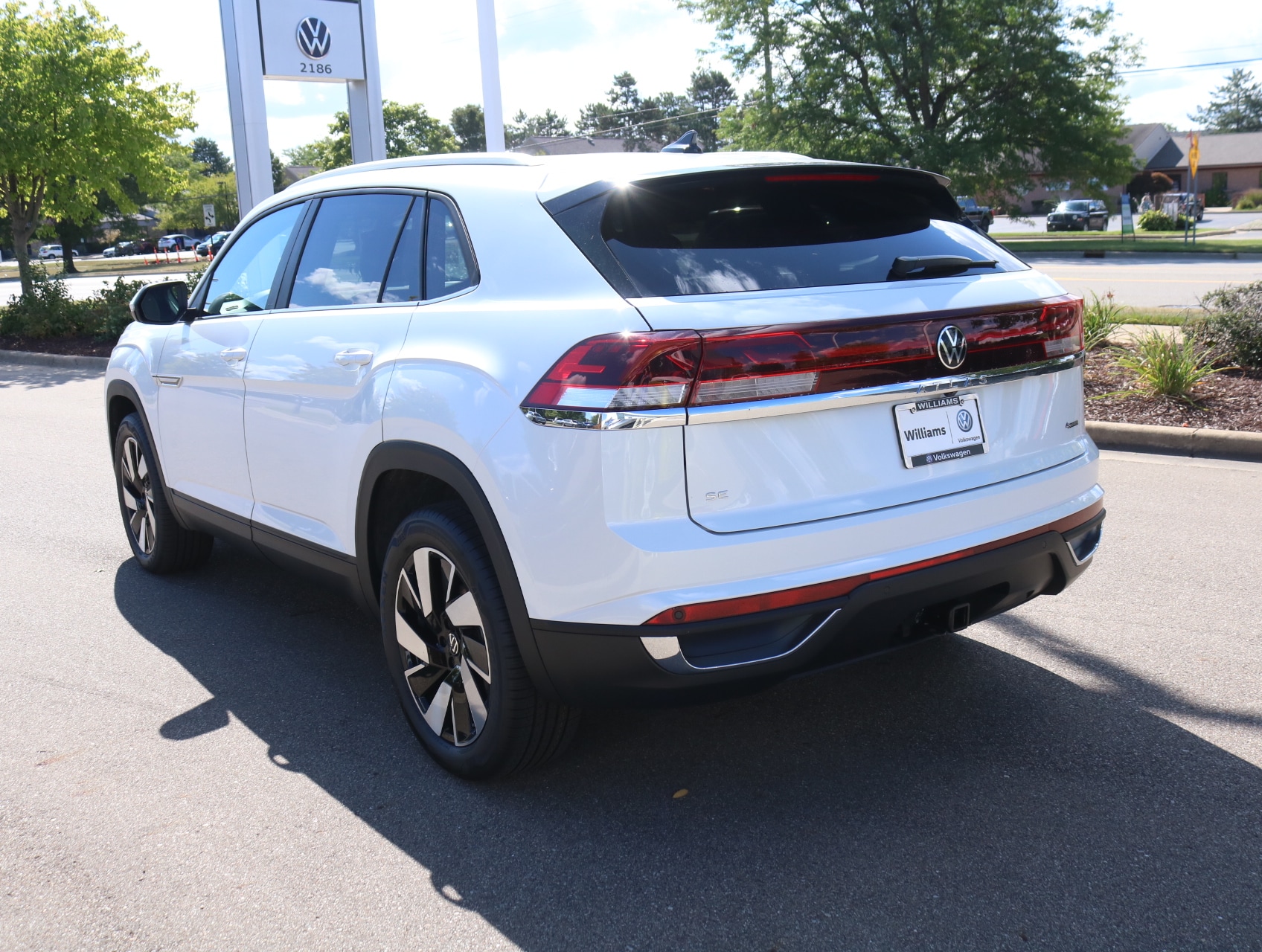 2026 Volkswagen Atlas Cross Sport SE w/Tech - Photo 8