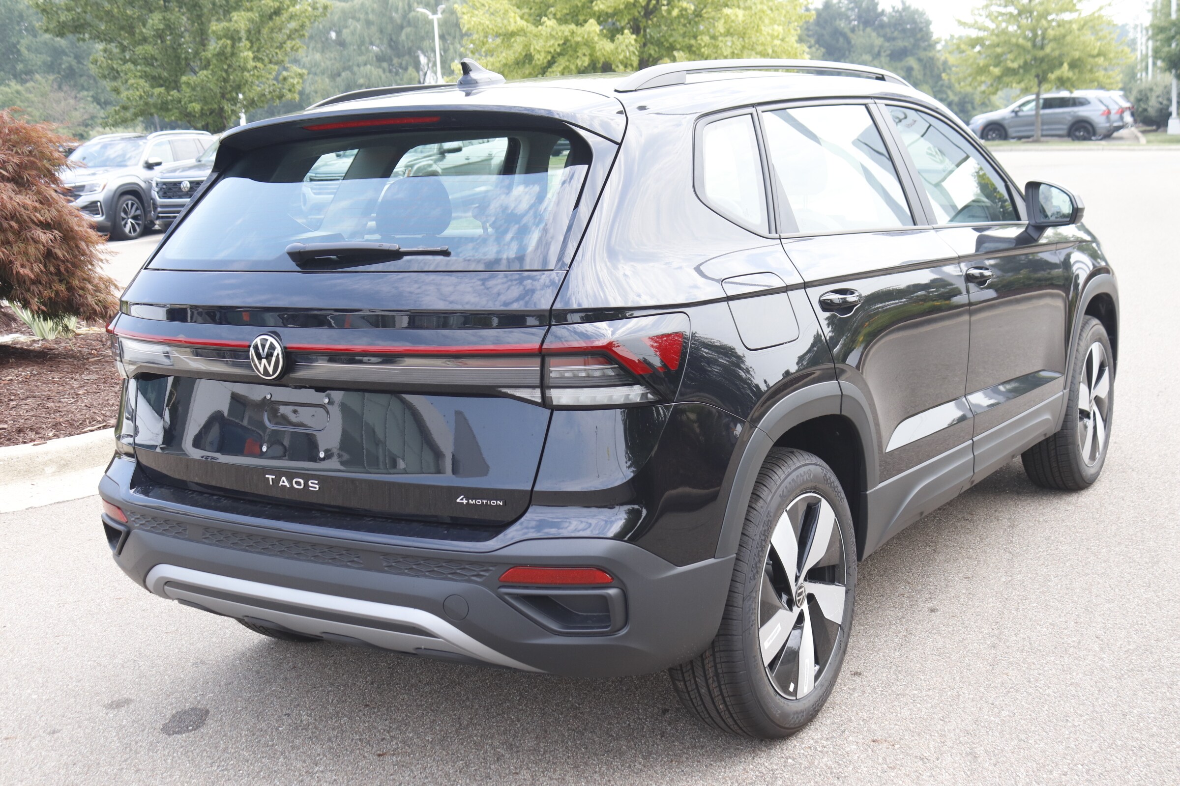 2025 Volkswagen Taos S photo 3