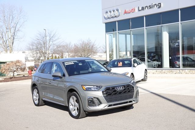 2023 Audi Q5 45 Premium Plus's photo