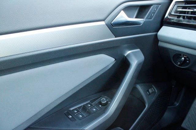 2025 Volkswagen Jetta SE - Photo 20