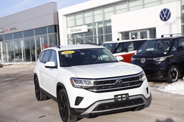2023 Volkswagen Atlas SE w/Tech's photo