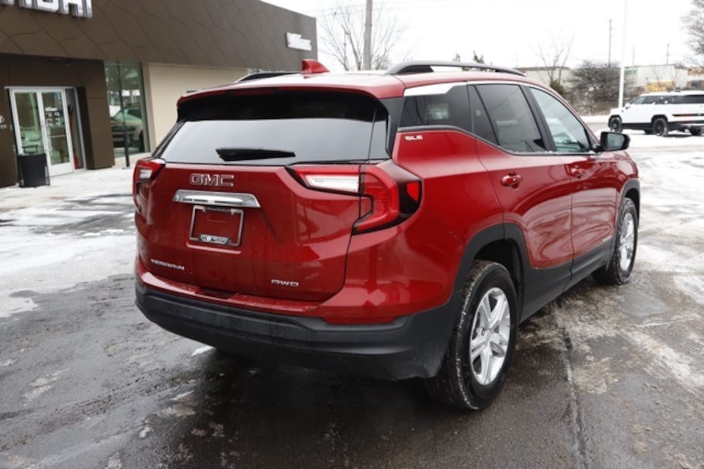 Used 2023 GMC Terrain SLE SUV