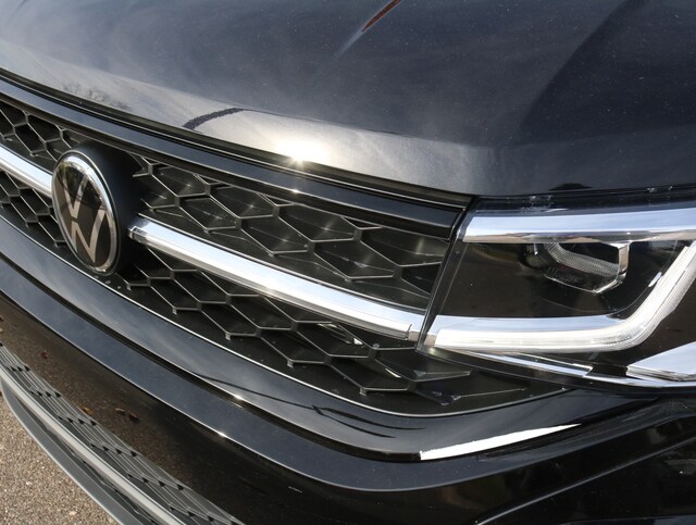 2024 Volkswagen Taos SE photo 9