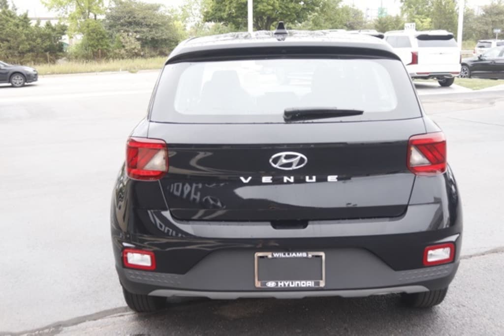 Used 2022 Hyundai Venue SE SUV