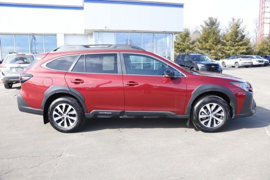 Used 2025 Subaru Outback Premium SUV
