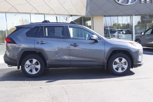Used 2022 Toyota RAV4 XLE with VIN 2T3P1RFV5NW304723 for sale in Okemos, MI