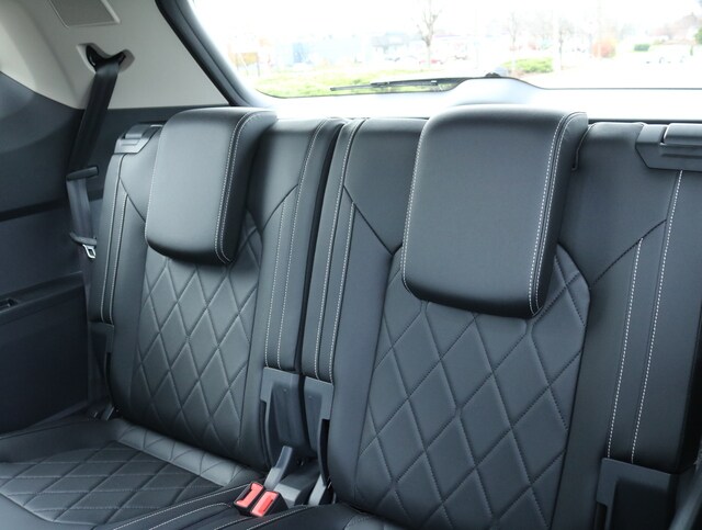 2025 Volkswagen Atlas SEL Premium R-Line photo 17