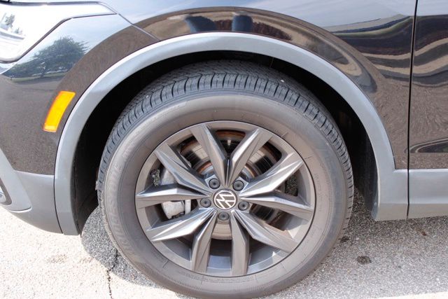 2024 Volkswagen Tiguan SE - Photo 14