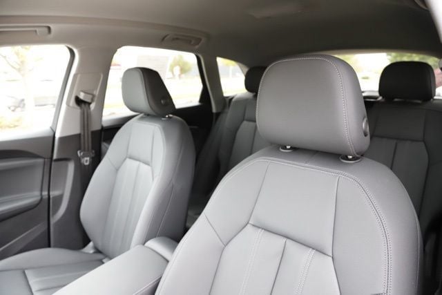 2025 Audi Q5 Premium - Photo 13