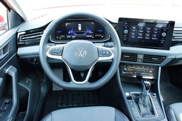 2025 Volkswagen Jetta SE - Photo 19