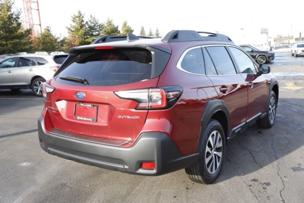Used 2025 Subaru Outback Premium SUV