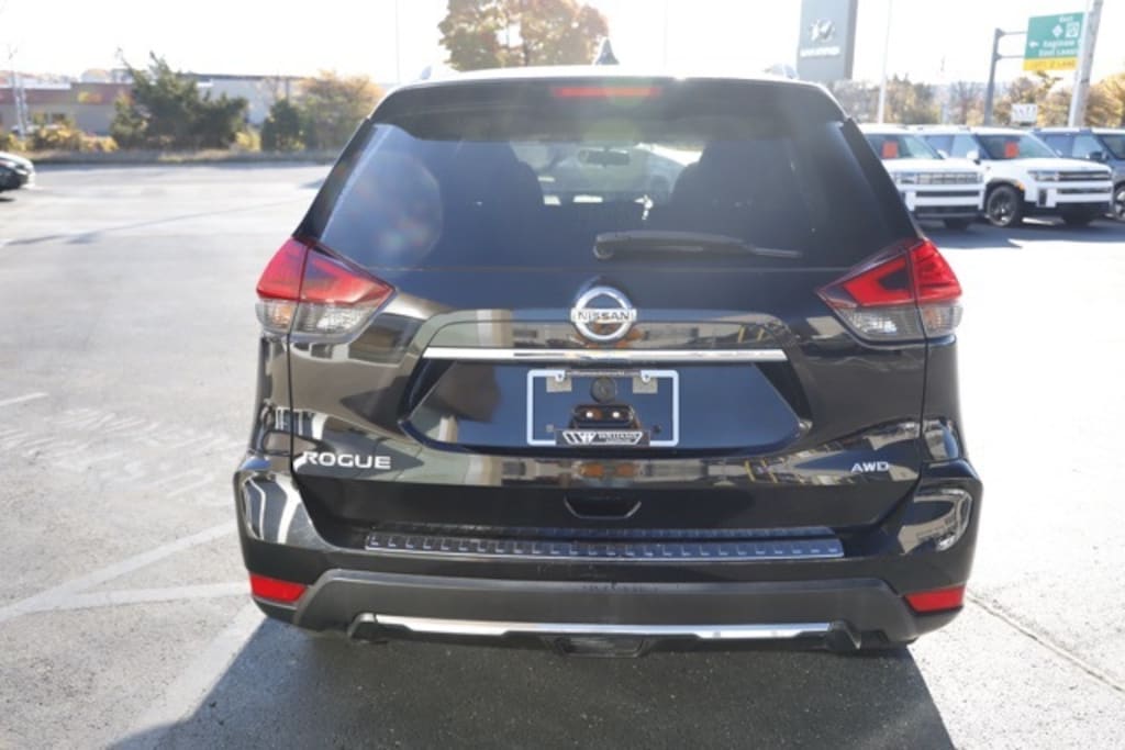 Used 2017 Nissan Rogue S SUV