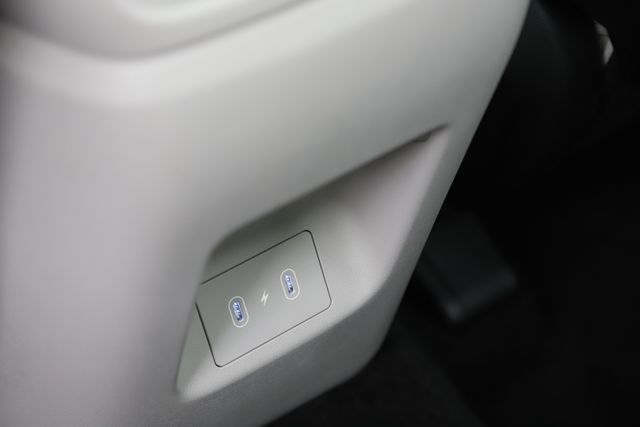 2025 Hyundai Tucson Limited - Photo 18