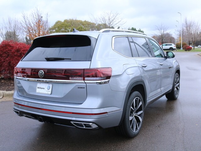2025 Volkswagen Atlas SEL Premium R-Line photo 3