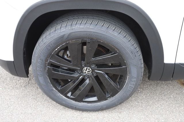 2023 Volkswagen Atlas Cross Sport SE w/Tech - Photo 14