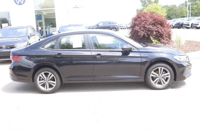Certified 2022 Volkswagen Jetta SE with VIN 3VW7M7BU0NM023937 for sale in Meridian charter Township, MI