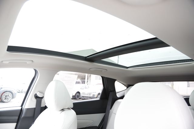2025 Hyundai Tucson Limited - Photo 16
