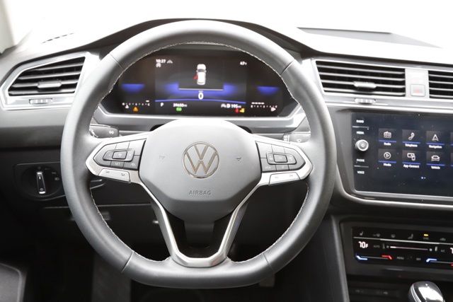 2023 Volkswagen Tiguan SE - Photo 18