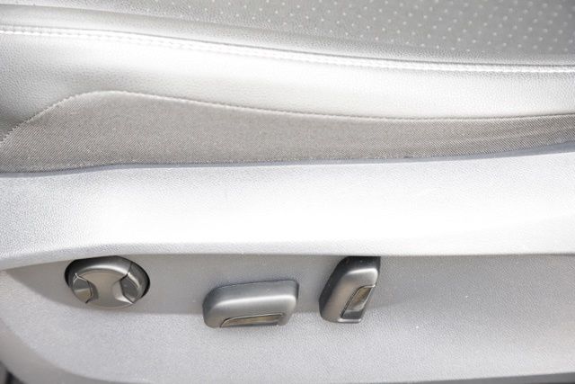 2023 Volkswagen Tiguan SE - Photo 16