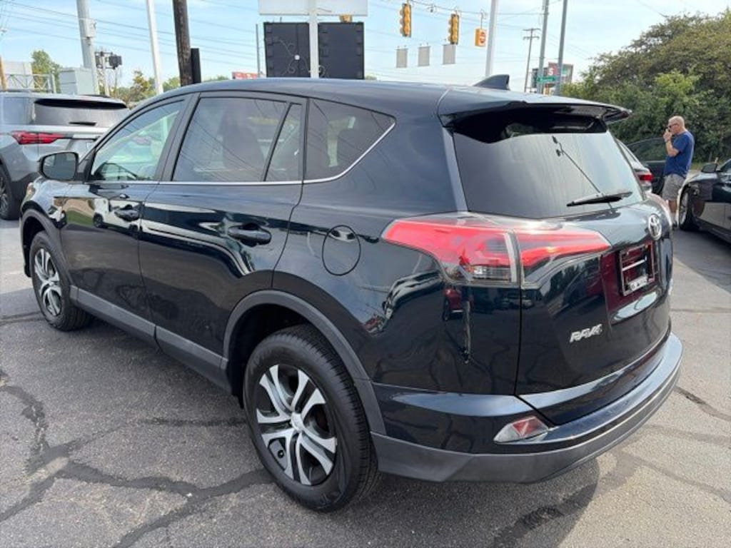Used 2018 Toyota RAV4 LE SUV