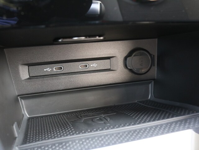 2024 Volkswagen Taos SE photo 25