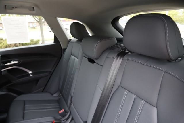 2025 Audi Q5 Premium - Photo 17