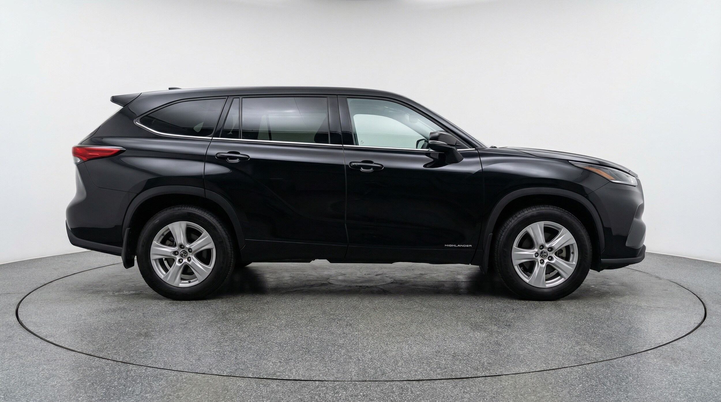 Thumbnail: 2025 Toyota Highlander - 8