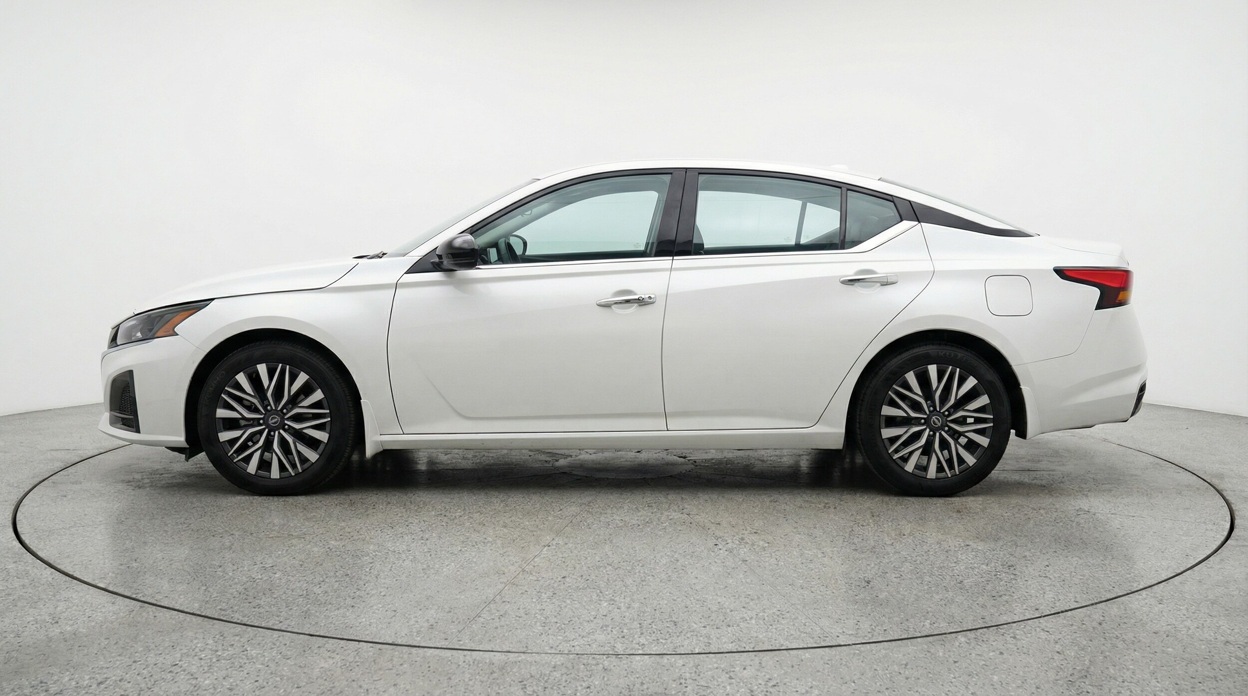 Thumbnail: 2025 Nissan Altima - 4