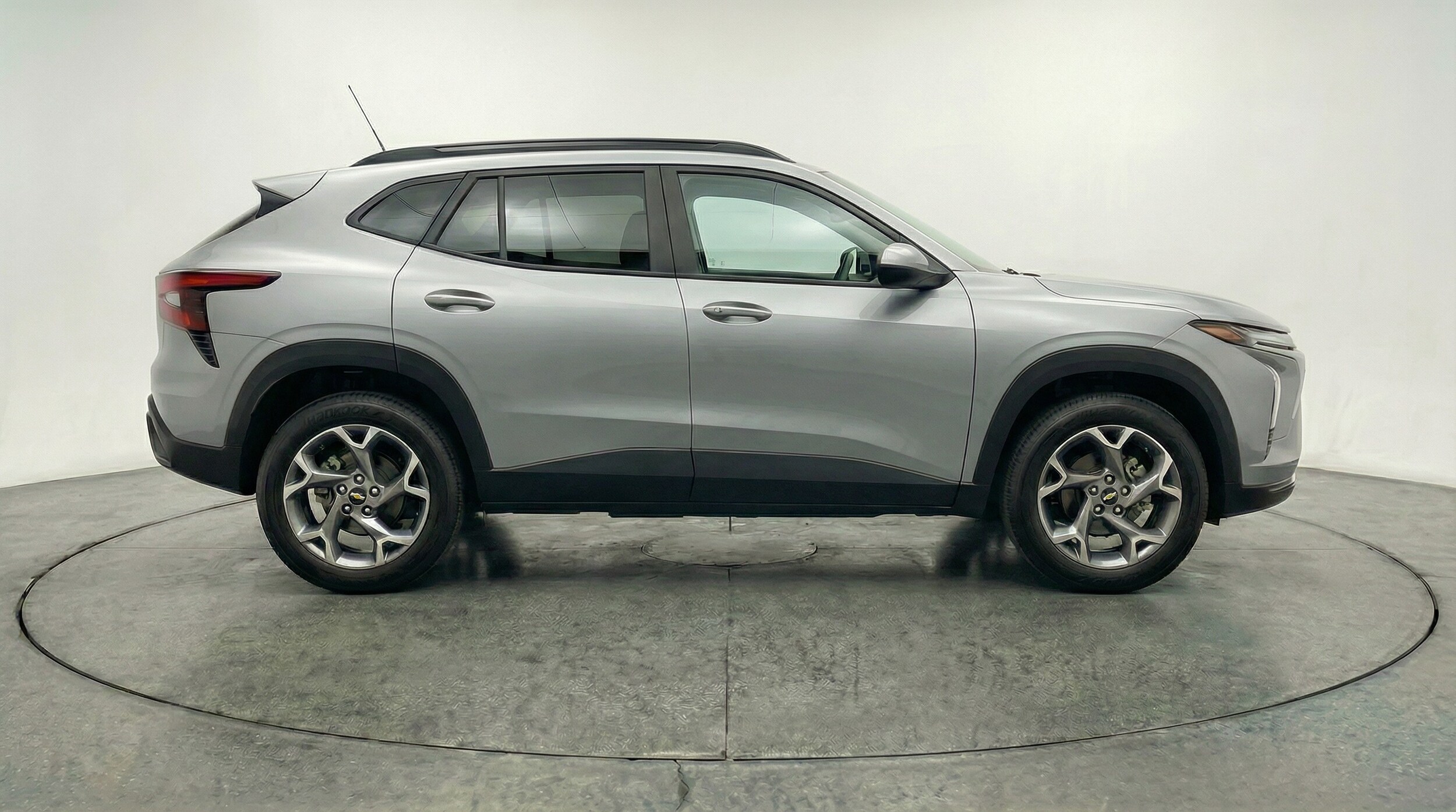 Thumbnail: 2025 Chevrolet Trax - 8