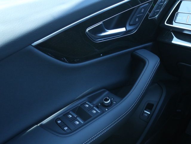 2025 Audi Q7 Premium Plus - Photo 25